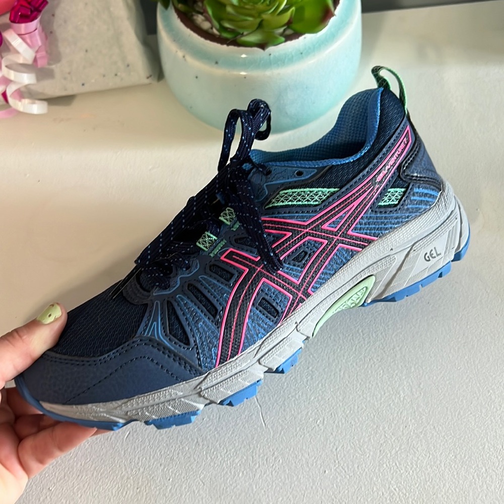 ASICS Size 6
